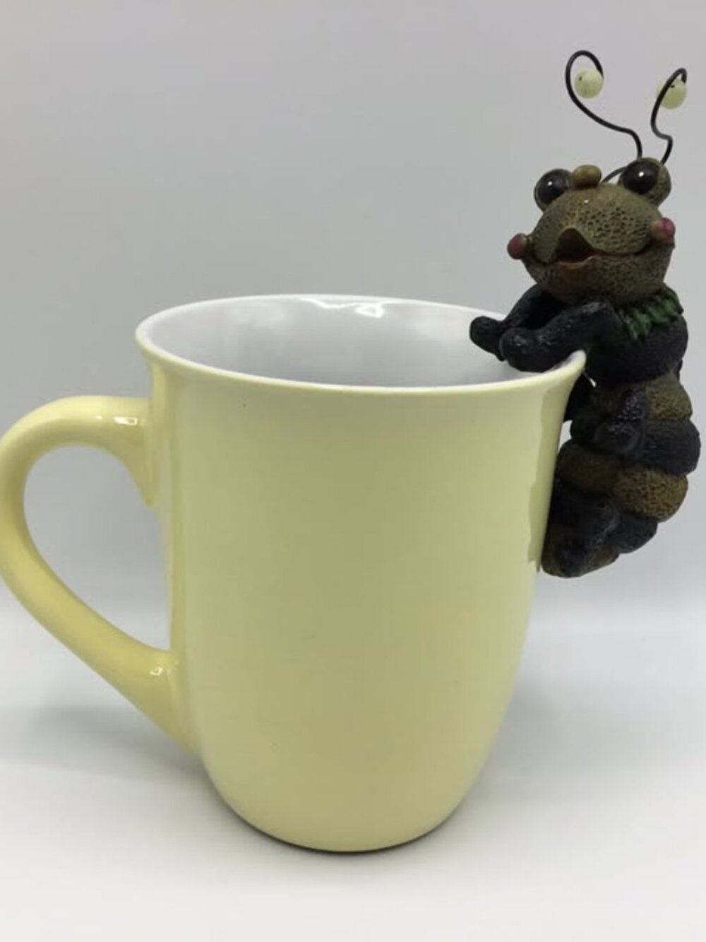 Caterpillar cup/planter hanger